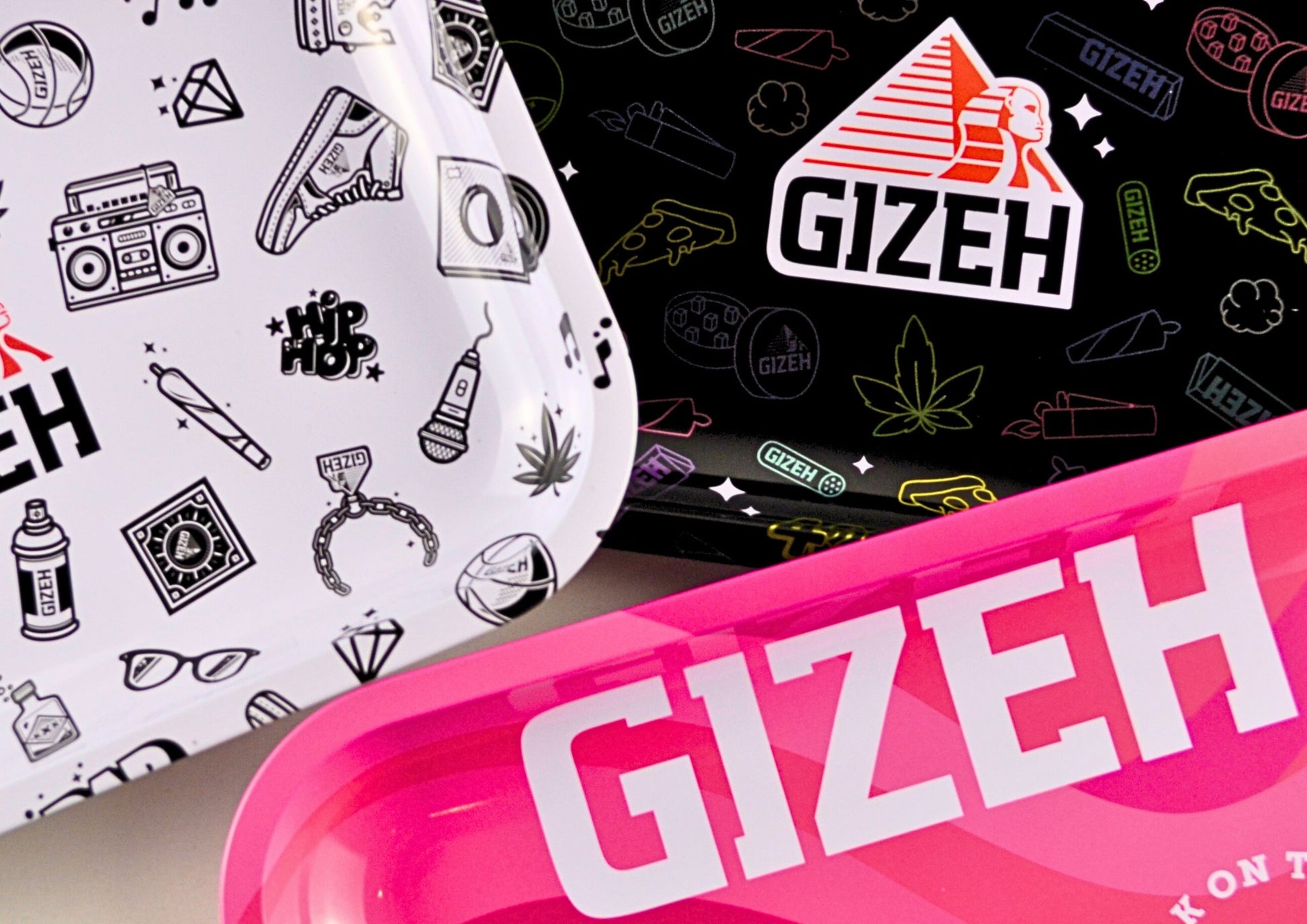 GIZEH Metal Tray M Comic White/ Comic Black/ All Pink - 1 - 01 - 05 - 2005 - Comic White